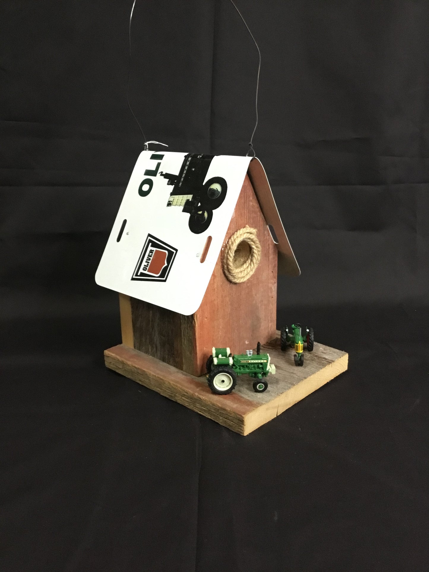 Oliver decorative birdhouse